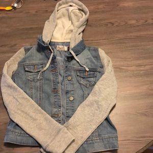 Jean jacket with sweater arms